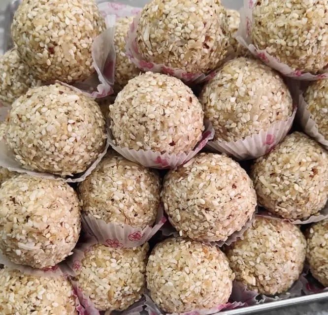 Nuvvula Laddu Nuvvula Laddu